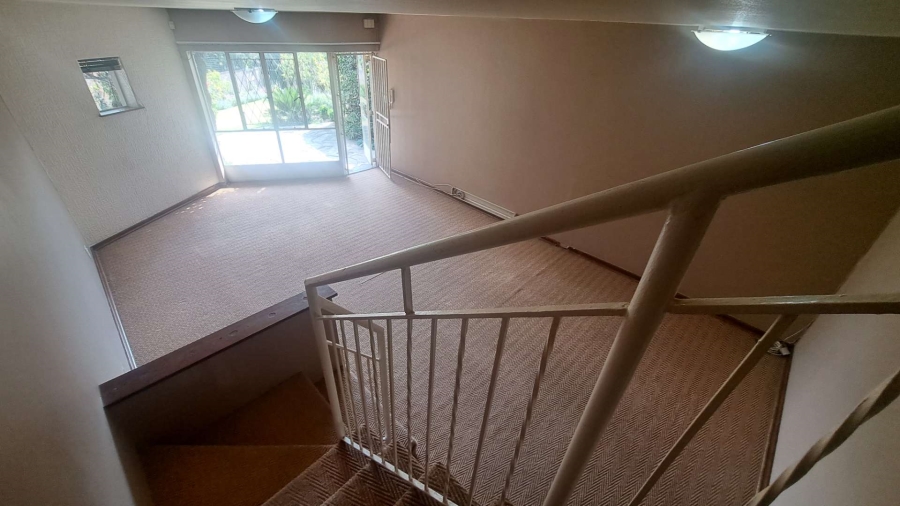 To Let 2 Bedroom Property for Rent in Robindale Gauteng