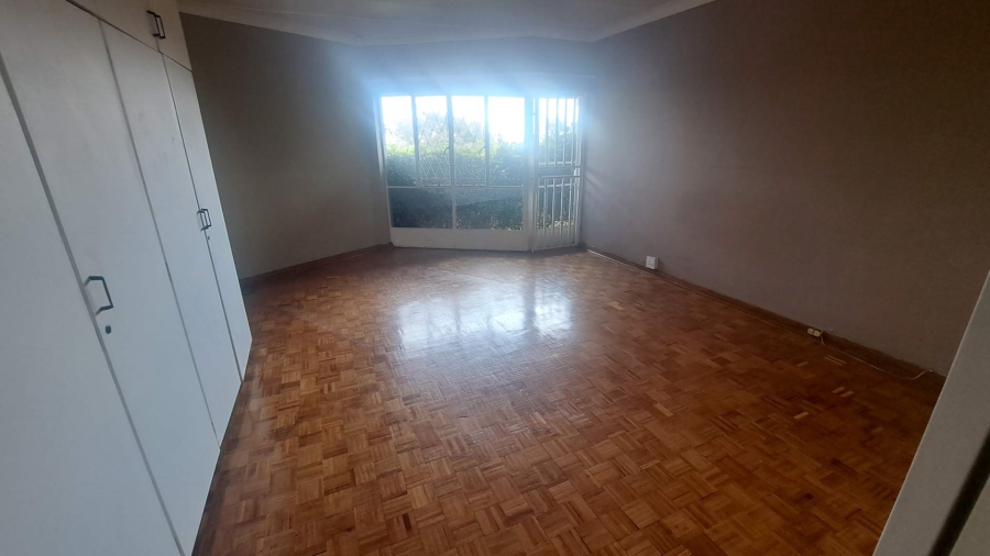 To Let 2 Bedroom Property for Rent in Robindale Gauteng
