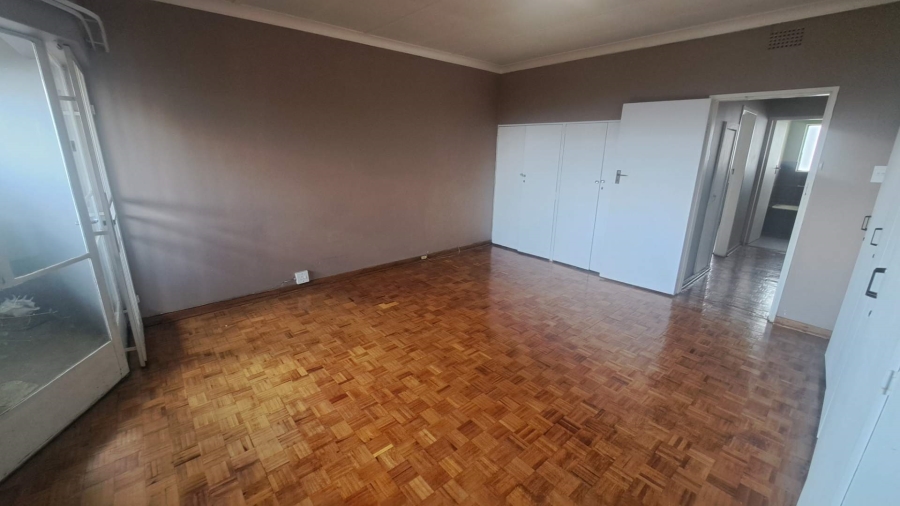 To Let 2 Bedroom Property for Rent in Robindale Gauteng