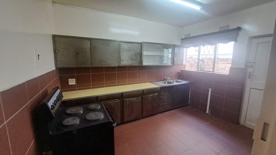 To Let 2 Bedroom Property for Rent in Robindale Gauteng