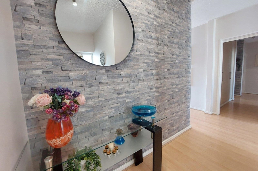 3 Bedroom Property for Sale in Sandhurst Gauteng