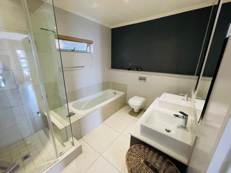 2 Bedroom Property for Sale in Atholl Gauteng