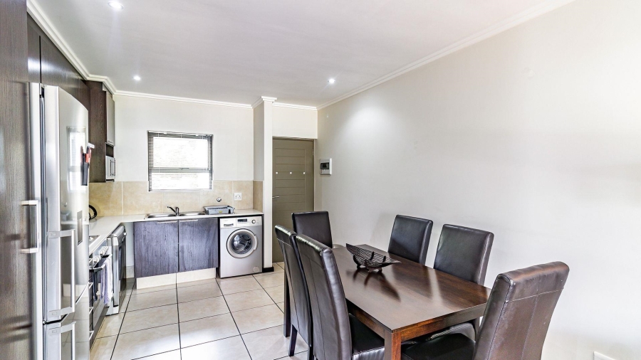 2 Bedroom Property for Sale in Barbeque Downs Gauteng