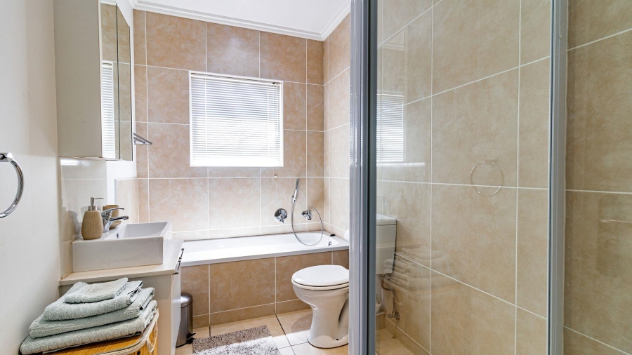 2 Bedroom Property for Sale in Barbeque Downs Gauteng