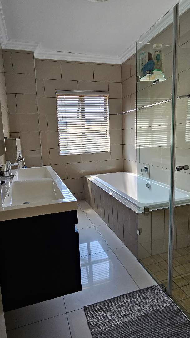 4 Bedroom Property for Sale in Zwartkop Golf Estate Gauteng