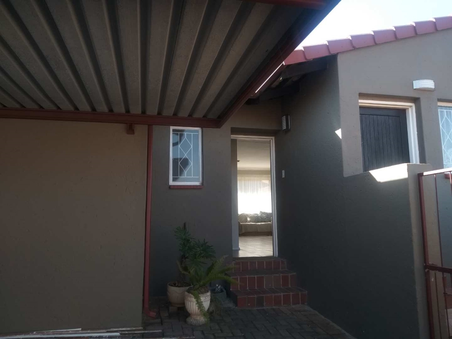 3 Bedroom Property for Sale in Georginia Gauteng