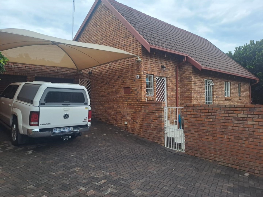 3 Bedroom Property for Sale in Highveld Gauteng