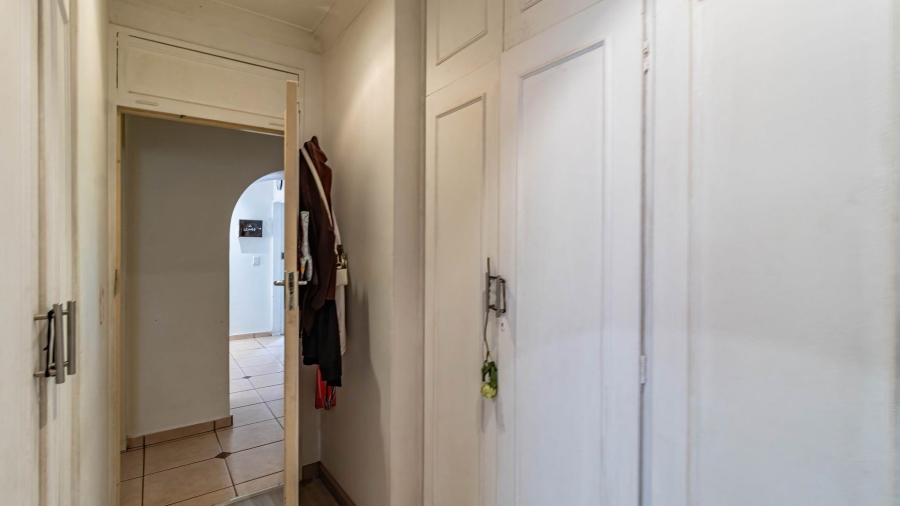 5 Bedroom Property for Sale in Lakefield Gauteng