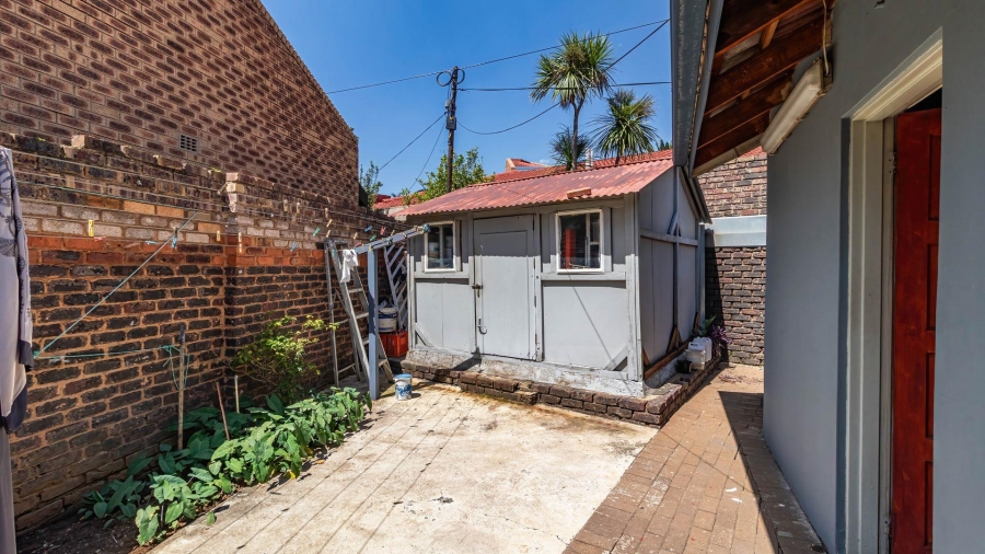 5 Bedroom Property for Sale in Lakefield Gauteng