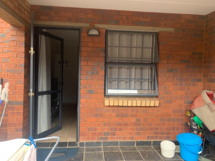 2 Bedroom Property for Sale in Alveda Park Gauteng