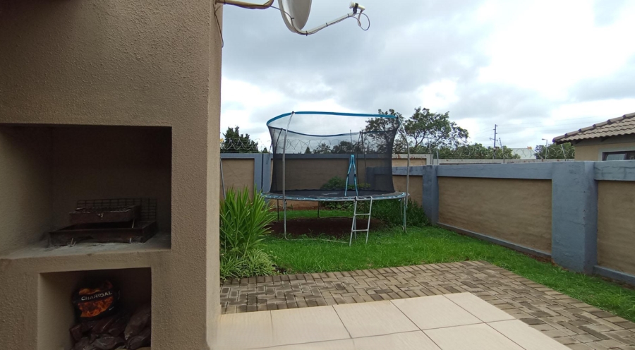 3 Bedroom Property for Sale in Eldorette Gauteng