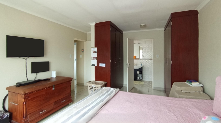 3 Bedroom Property for Sale in Eldorette Gauteng
