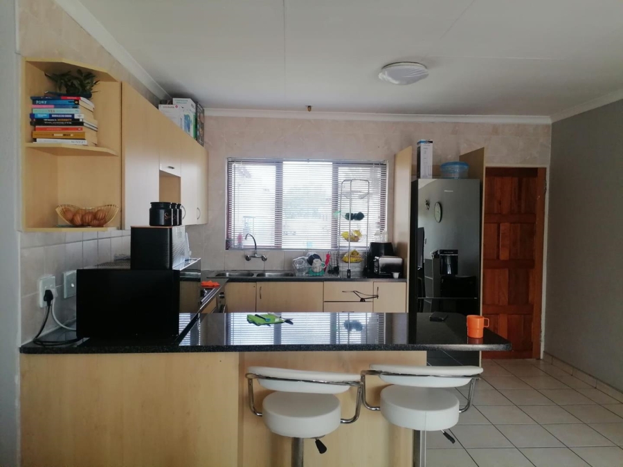 To Let 2 Bedroom Property for Rent in Helderwyk Gauteng