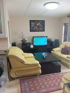 2 Bedroom Property for Sale in Aeroton Gauteng