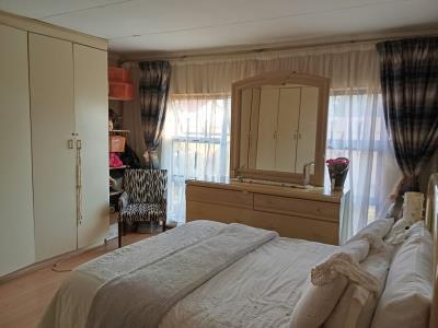 5 Bedroom Property for Sale in Diepkloof Zone 2 Gauteng