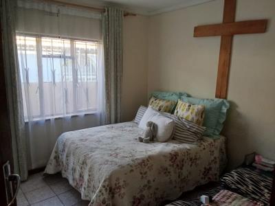 5 Bedroom Property for Sale in Diepkloof Zone 2 Gauteng