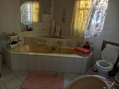 5 Bedroom Property for Sale in Diepkloof Zone 2 Gauteng