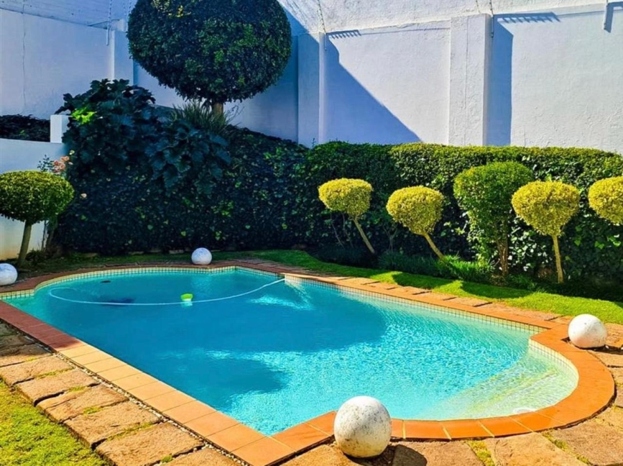 1 Bedroom Property for Sale in Dunkeld West Gauteng