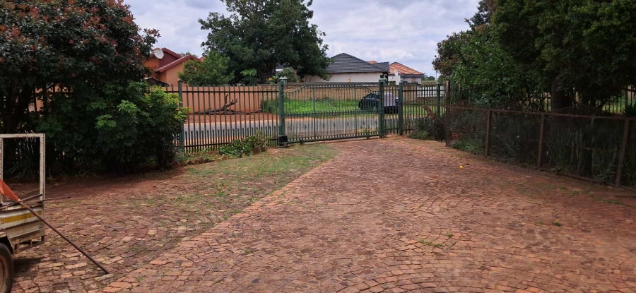 5 Bedroom Property for Sale in Clarina Gauteng
