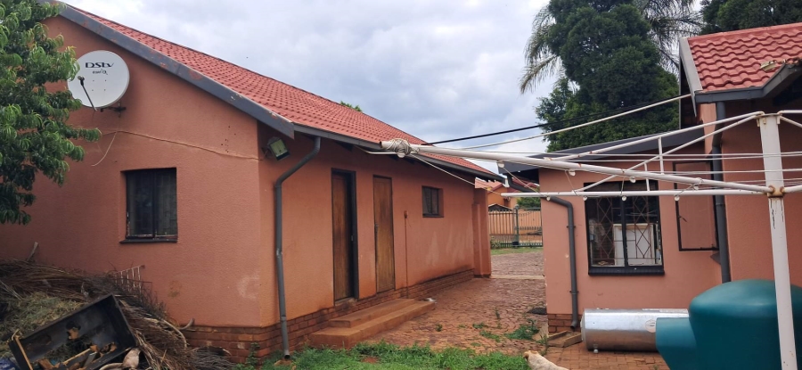 5 Bedroom Property for Sale in Clarina Gauteng