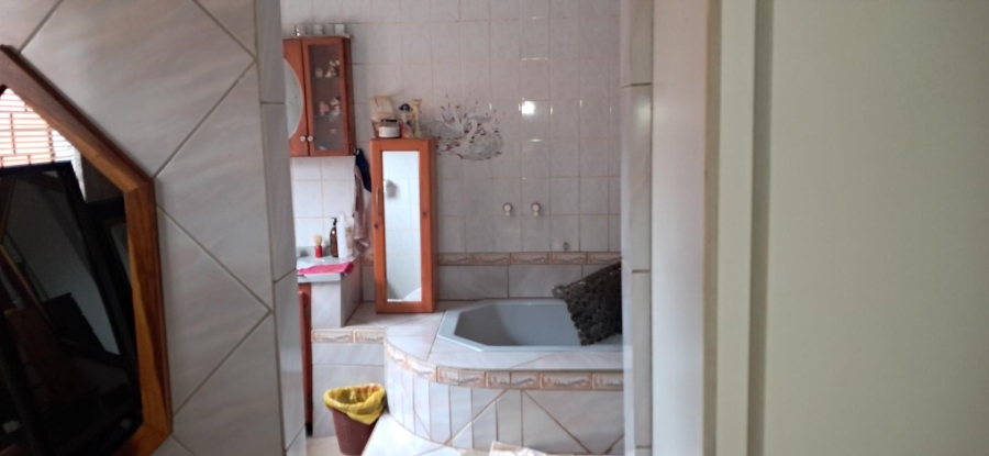 5 Bedroom Property for Sale in Clarina Gauteng