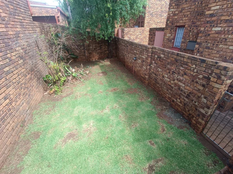 2 Bedroom Property for Sale in Zwartkop Gauteng