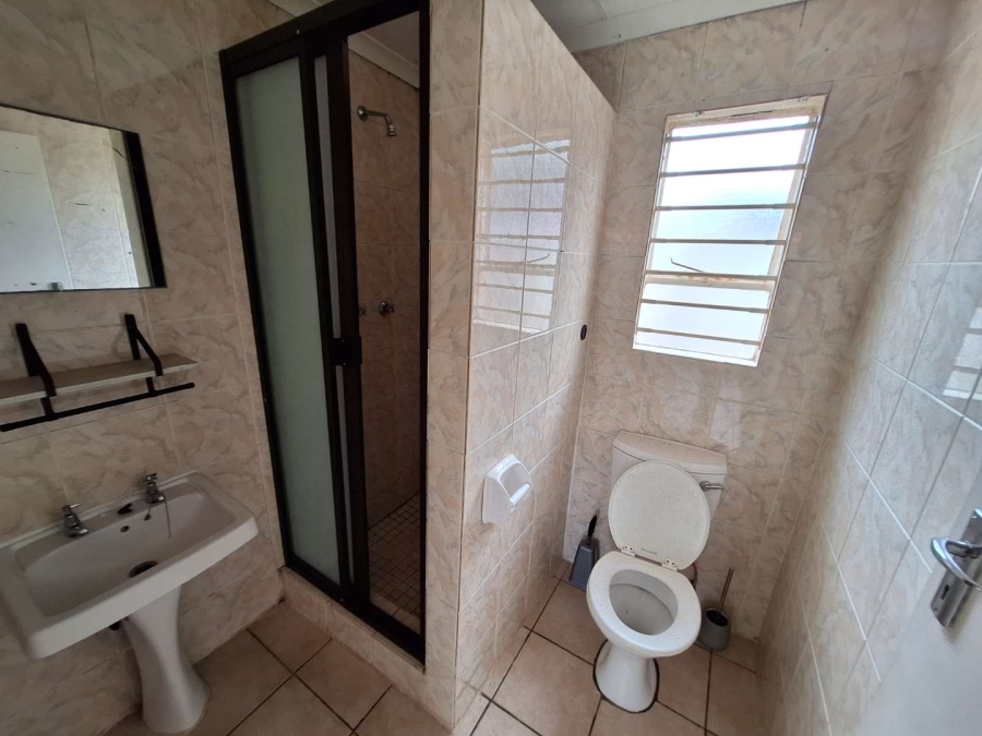 To Let 3 Bedroom Property for Rent in Weltevreden Park Gauteng