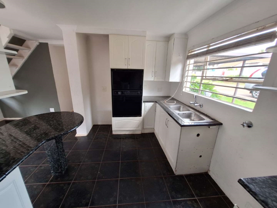 To Let 3 Bedroom Property for Rent in Weltevreden Park Gauteng