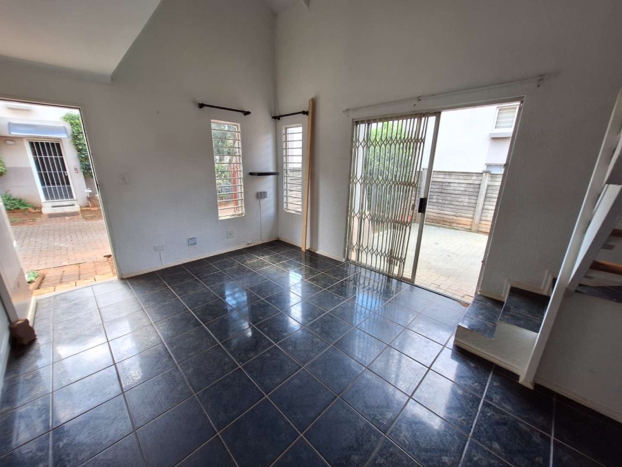 To Let 3 Bedroom Property for Rent in Weltevreden Park Gauteng