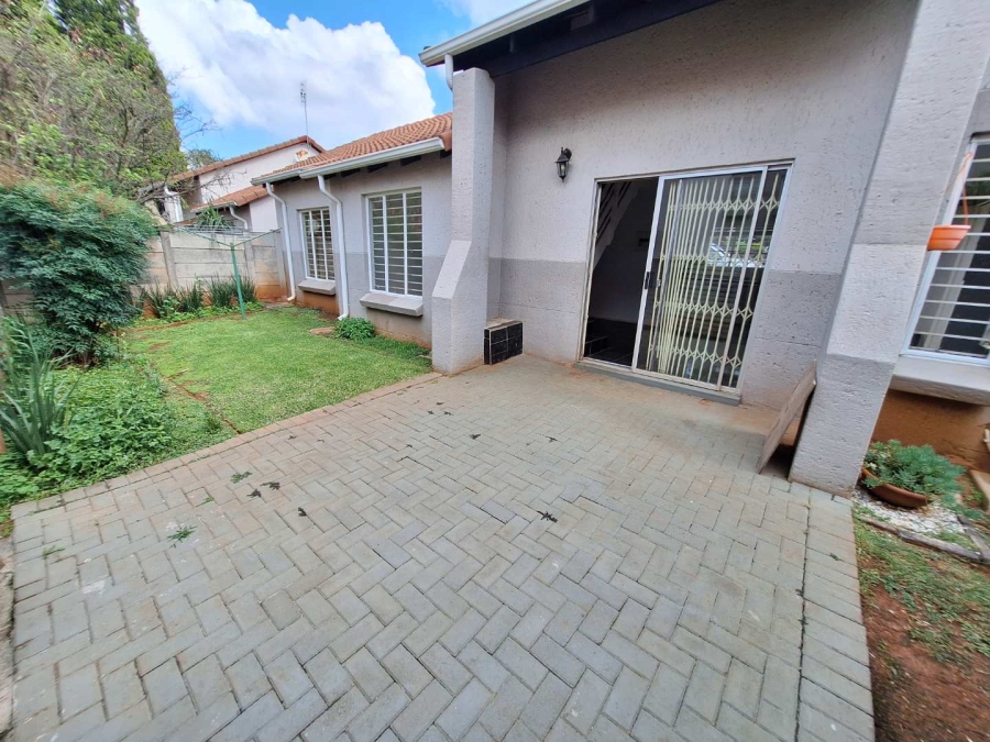 To Let 3 Bedroom Property for Rent in Weltevreden Park Gauteng