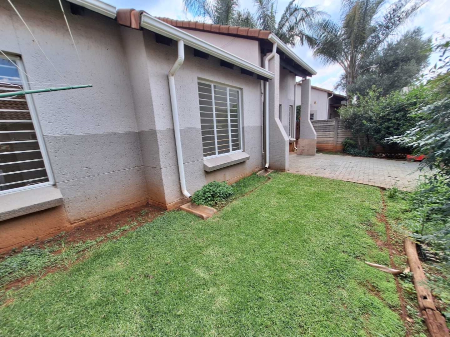 To Let 3 Bedroom Property for Rent in Weltevreden Park Gauteng