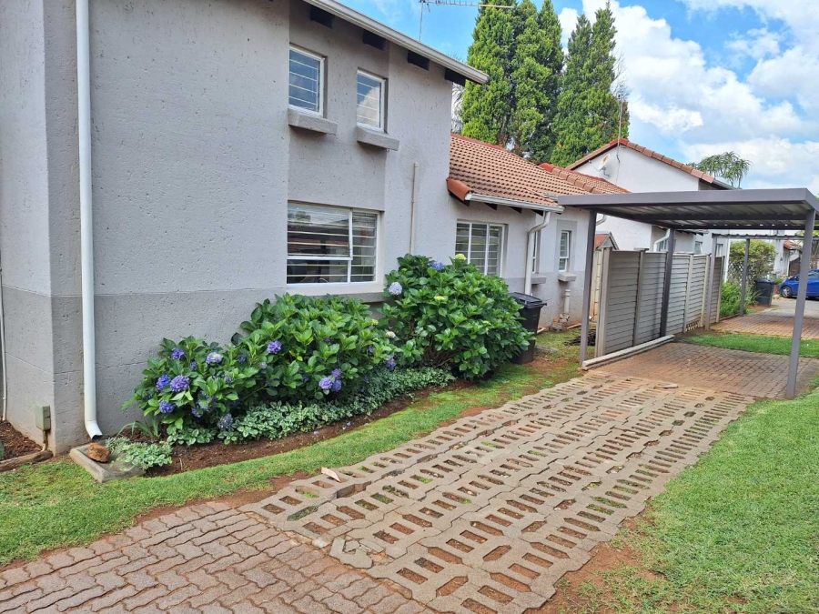 To Let 3 Bedroom Property for Rent in Weltevreden Park Gauteng