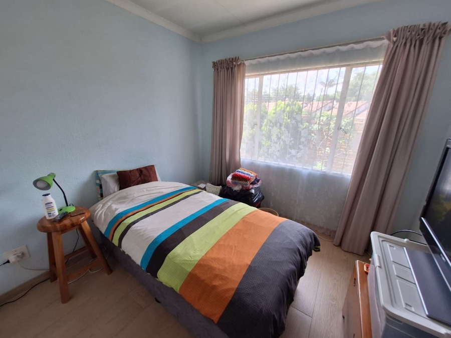 To Let 2 Bedroom Property for Rent in Weltevreden Park Gauteng