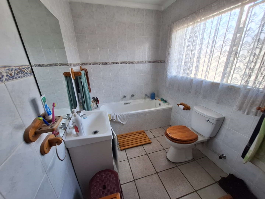 To Let 2 Bedroom Property for Rent in Weltevreden Park Gauteng
