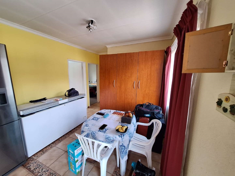 To Let 2 Bedroom Property for Rent in Weltevreden Park Gauteng