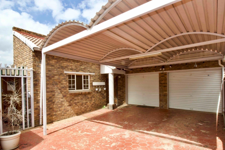 3 Bedroom Property for Sale in Highveld Gauteng