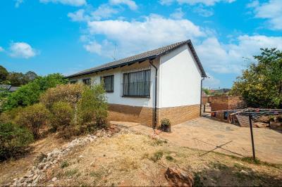 3 Bedroom Property for Sale in Ridgeway Gauteng