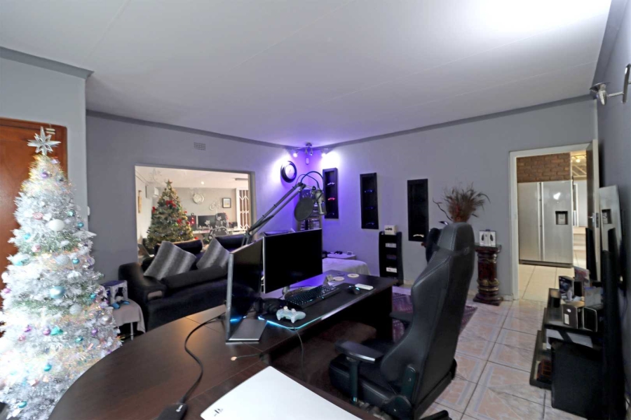 4 Bedroom Property for Sale in Atlasville Gauteng