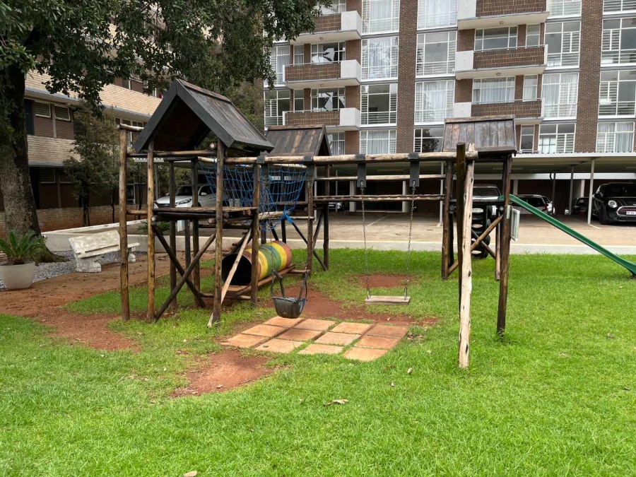 To Let 2 Bedroom Property for Rent in Constantia Kloof Gauteng