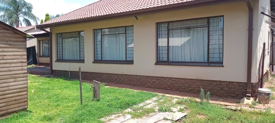 3 Bedroom Property for Sale in Jan Niemand Park Gauteng