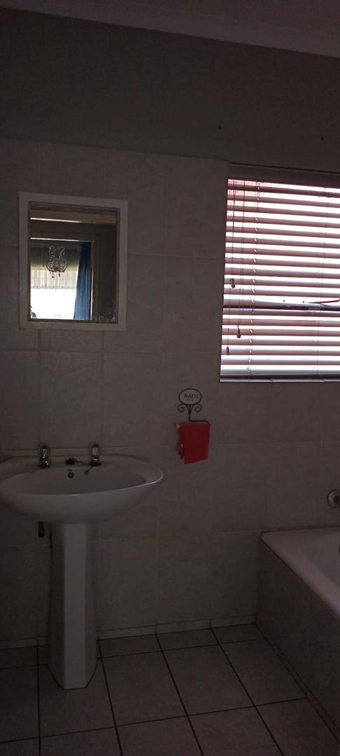 3 Bedroom Property for Sale in Jan Niemand Park Gauteng