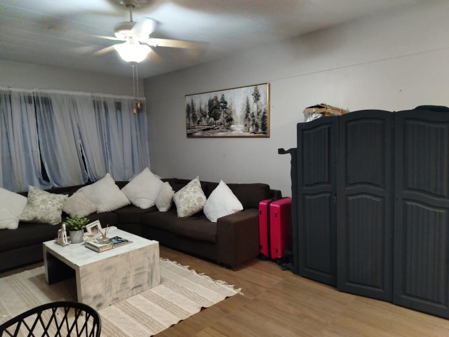 To Let 2 Bedroom Property for Rent in Waverley Gauteng