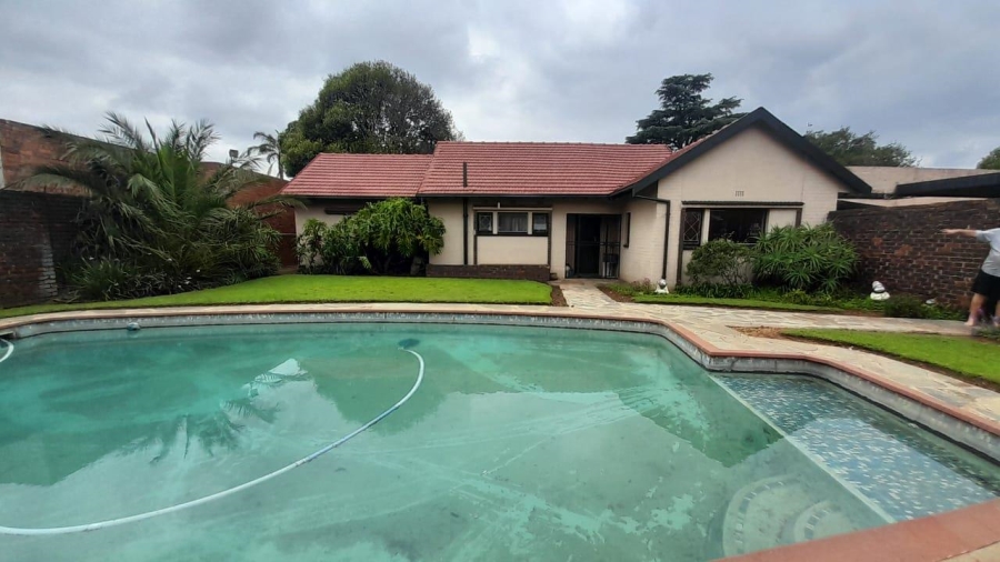 3 Bedroom Property for Sale in Edleen Gauteng