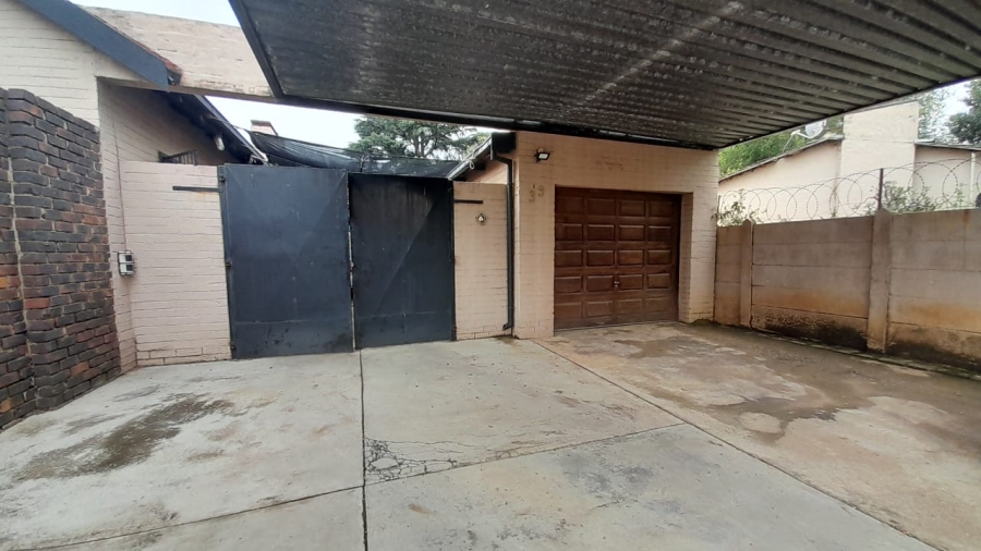 3 Bedroom Property for Sale in Edleen Gauteng