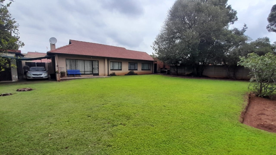3 Bedroom Property for Sale in Edleen Gauteng