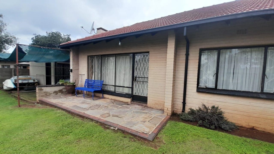 3 Bedroom Property for Sale in Edleen Gauteng