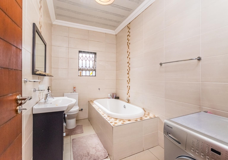 3 Bedroom Property for Sale in Protea Glen Gauteng