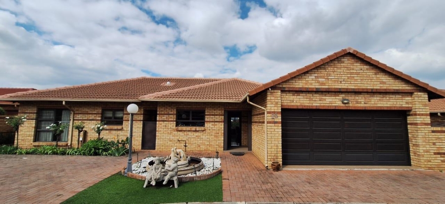 3 Bedroom Property for Sale in New Market Gauteng