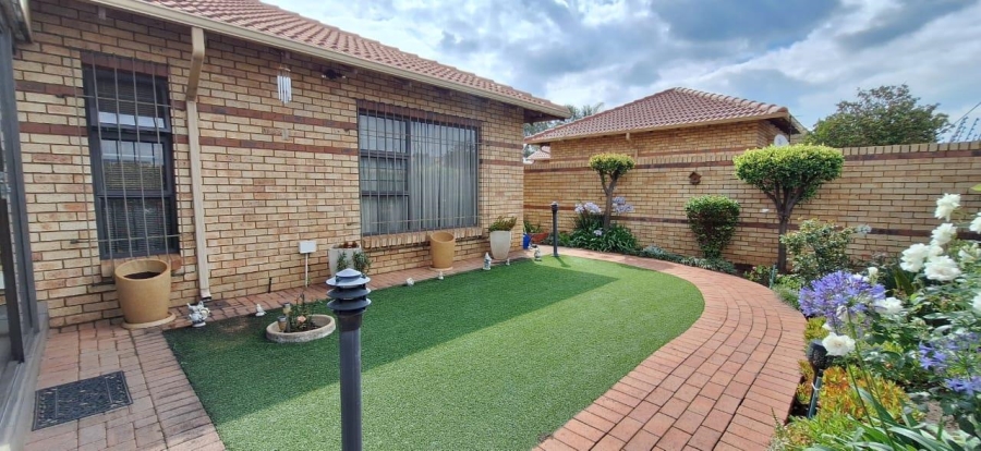 3 Bedroom Property for Sale in New Market Gauteng