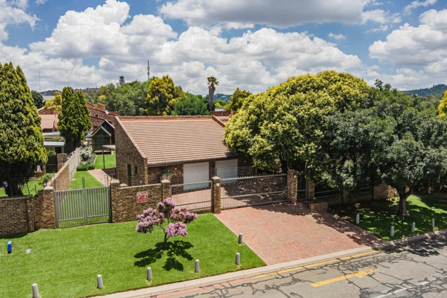 3 Bedroom Property for Sale in Glenvista Gauteng